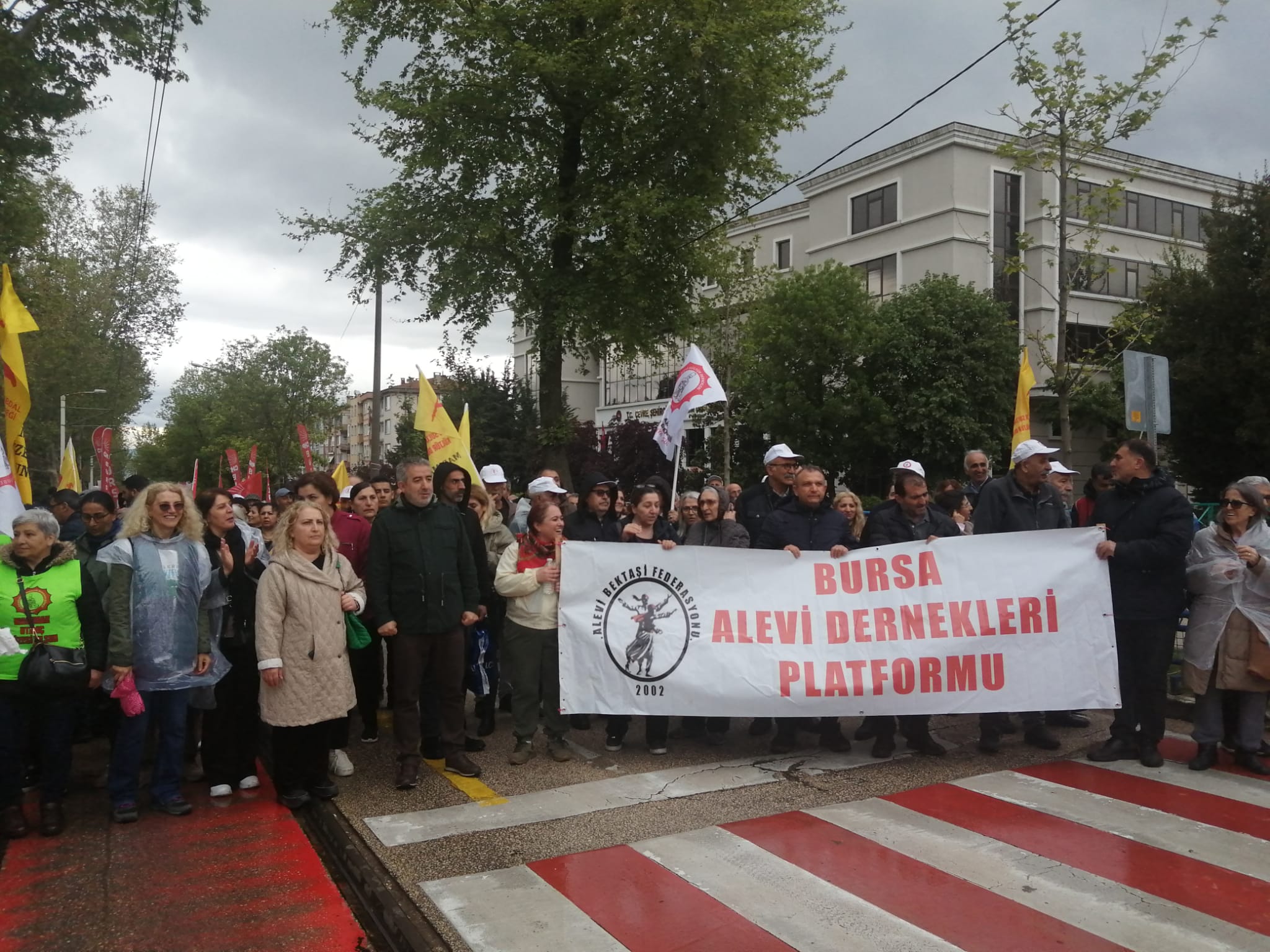 Bursa’da 1 Mayıs Coşkusu: “Birleşelim, Değiştirelim”