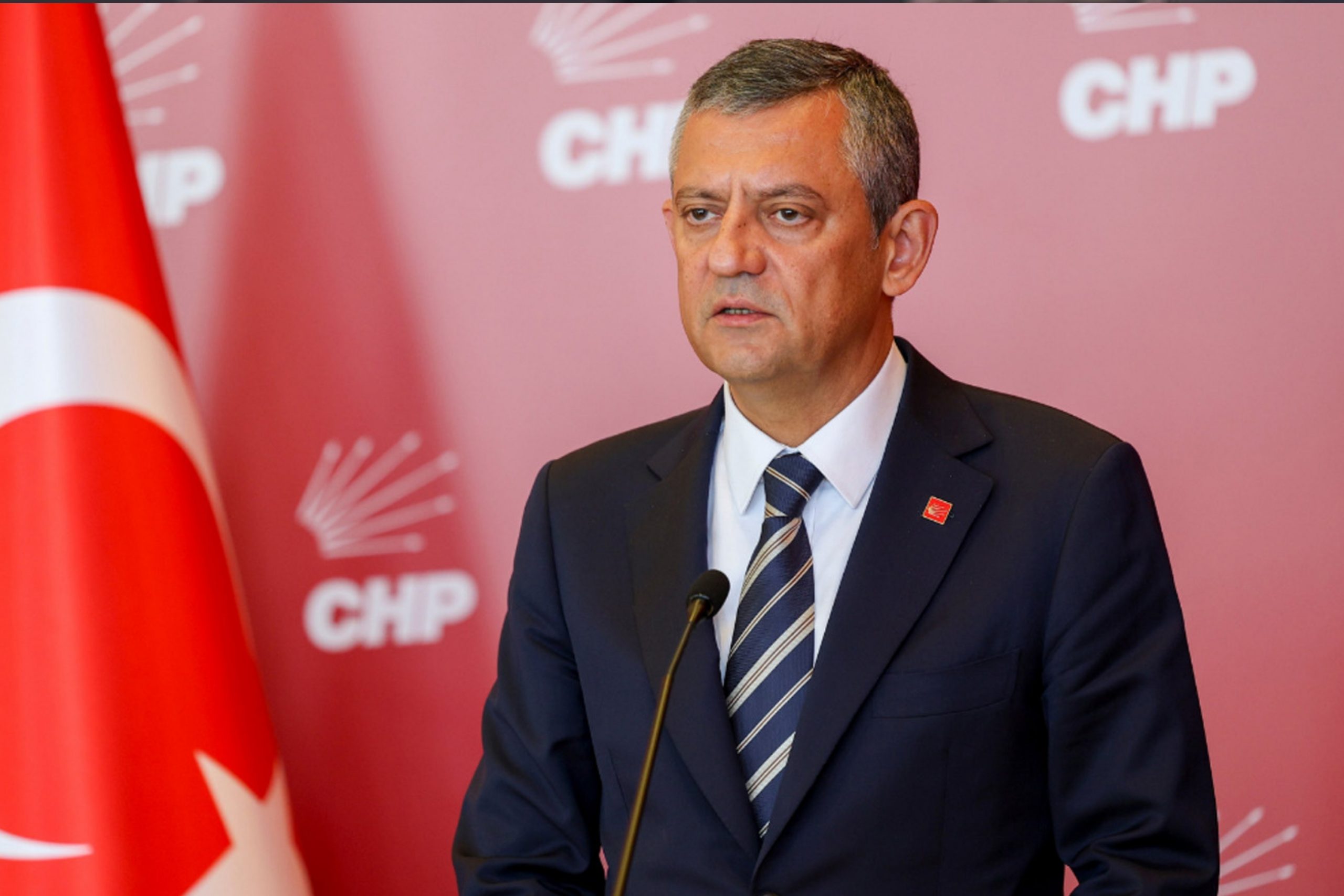 Özgür Özel’den “Mutlak Butlan” Kararına Sert Tepki: “Bu Darbeye Teslim Olmayacağız”