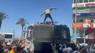İzmir’de TOMA’nın Üzerine Çıkan Deniz Yolcu Tutuklandı