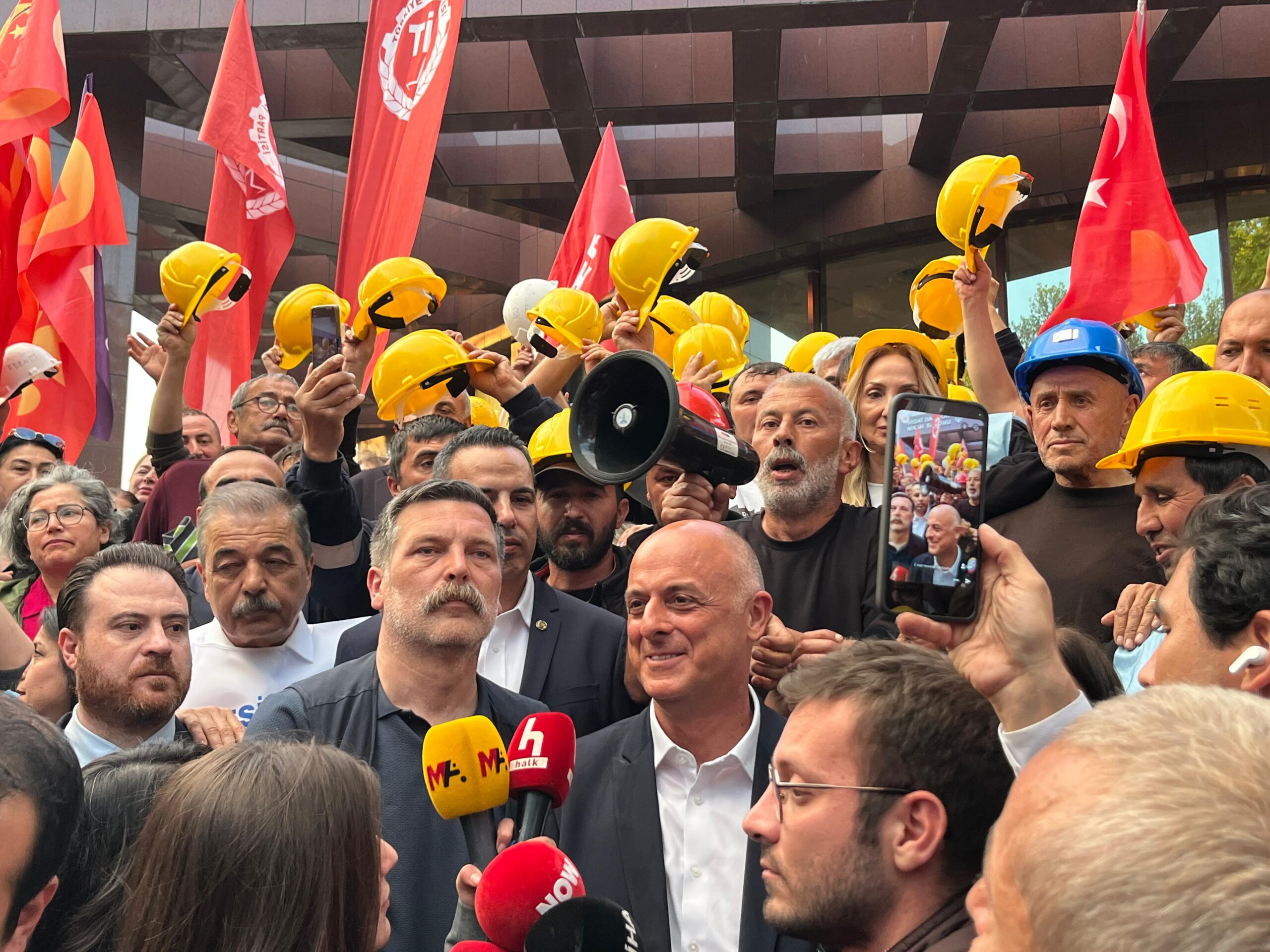 Doruk Madencilik İşçilerinin Direnişi Kazanımla Sonuçlandı: Maaşlar Ödeniyor