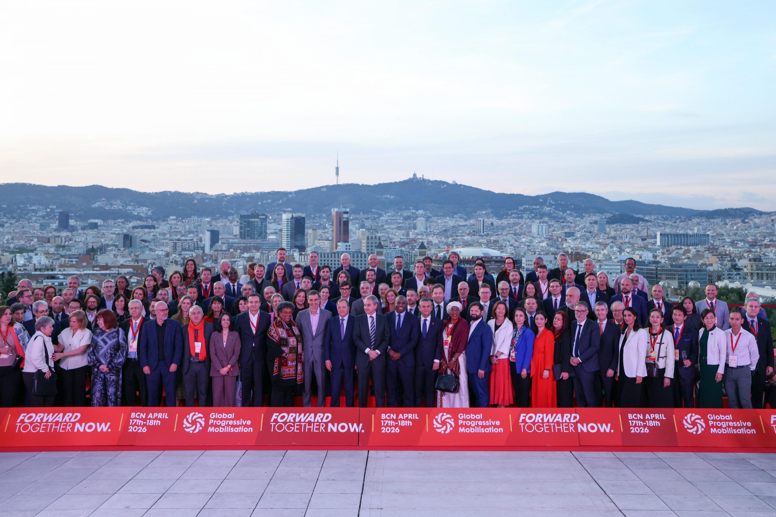 Özgür Özel Barselona’da Küresel Liderlerle Buluştu: “Demokratlar Otokrasiye Karşı Birleşiyor”