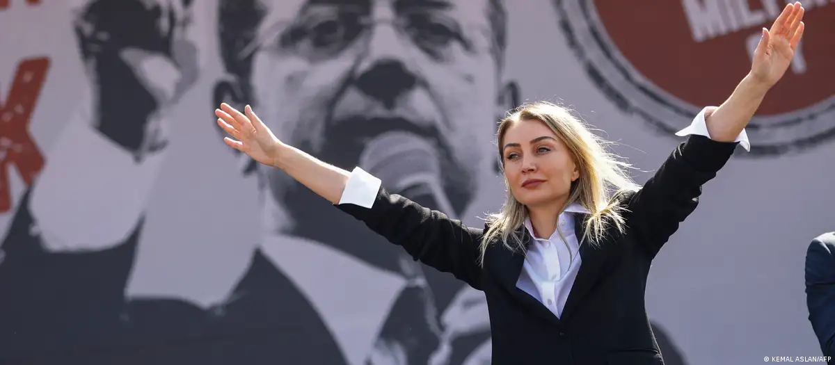 Ekrem İmamoğlu ve Dilek Kaya İmamoğlu’na Almanya’da “Dünya Vatandaşlığı Ödülü”