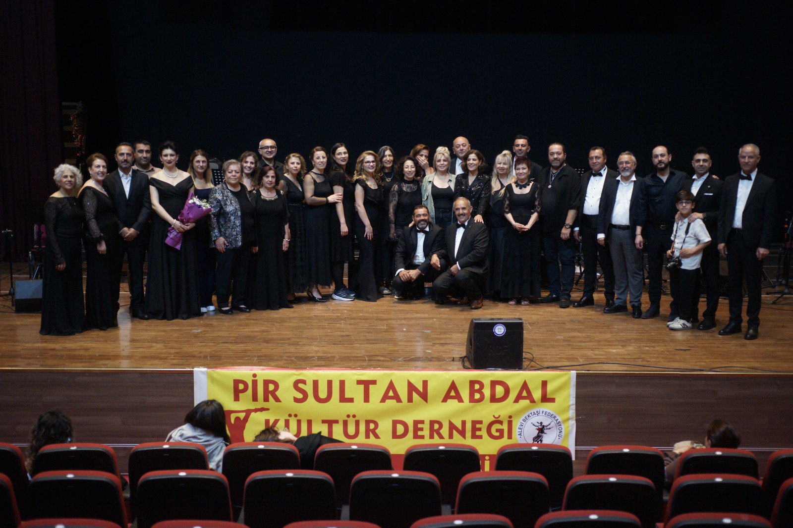 Pir Sultan Abdal Kültür Derneği Muğla Şubesi Türk Halk Müziği Korosu’ndan Unutulmaz Konser