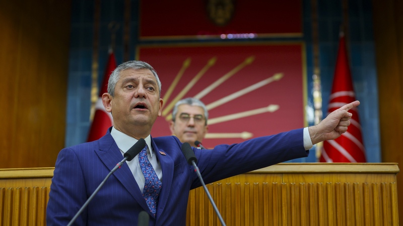 Özgür Özel’den Grup Toplantısında Sert Mesajlar