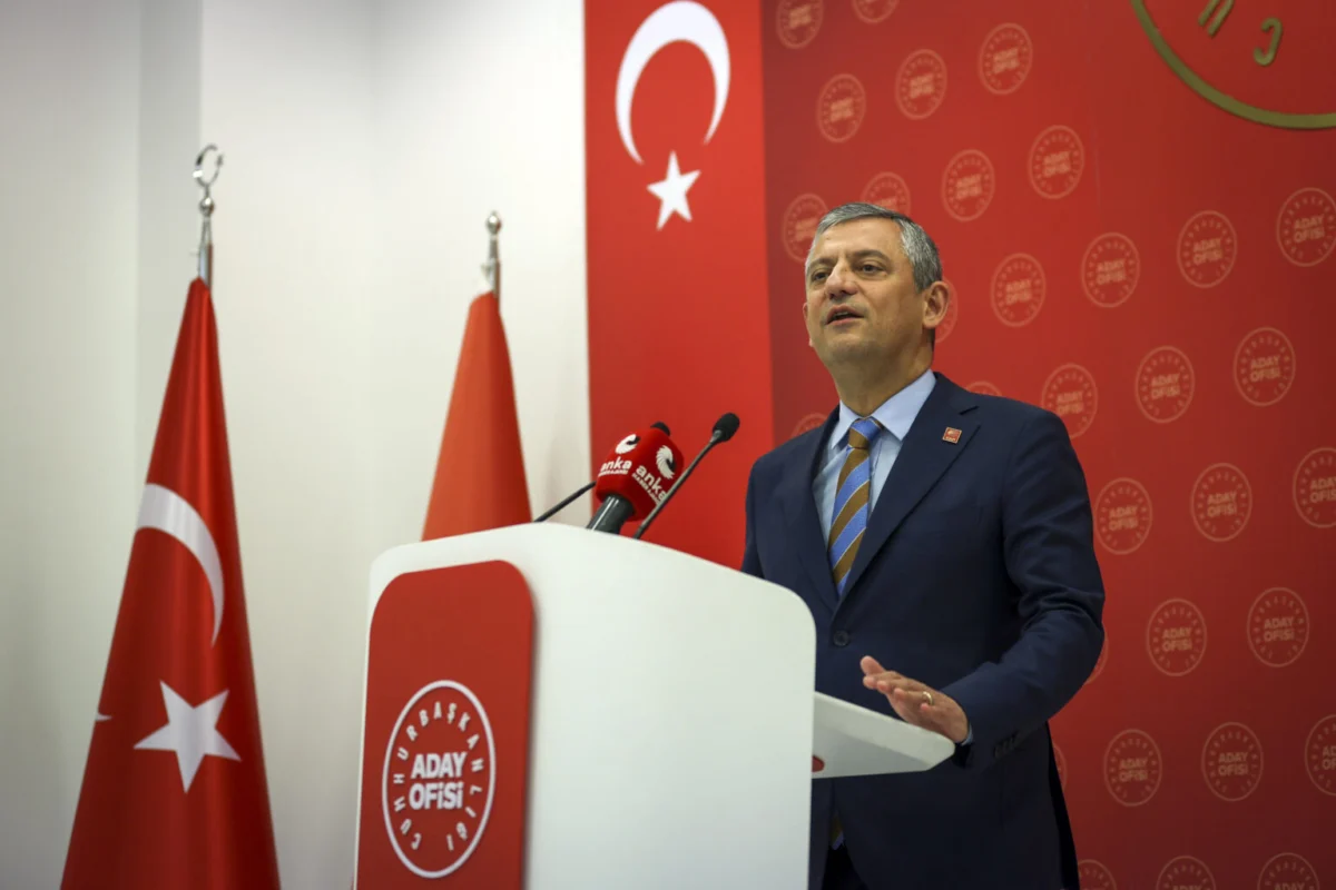 CHP Genel Merkezi’nde Kritik Toplantı: Özgür Özel’e Grup’tan Güçlü Destek