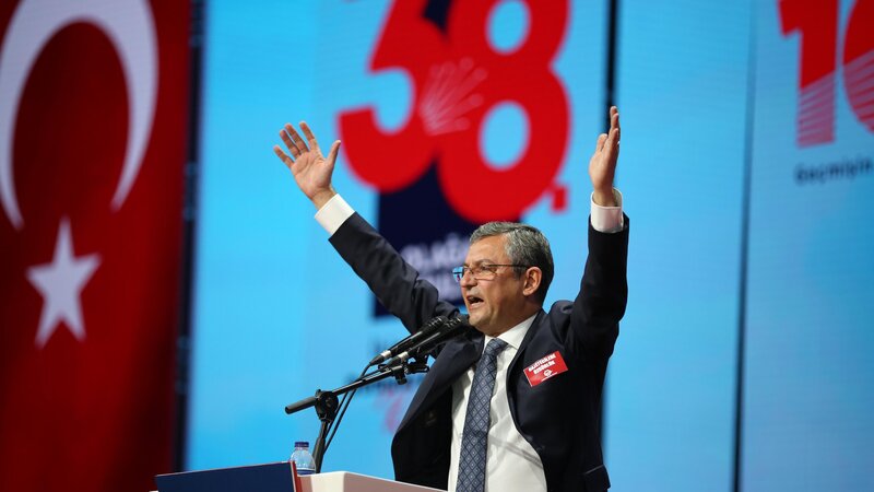 CHP’li 111 Milletvekilinden Olağanüstü Kurultay Çağrısı: “Partinin İradesini Mahkemeler Değil Delegeler Belirler”